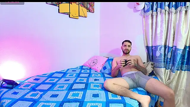 daniquintero03 online show from February 4, 2026, 4:40 am