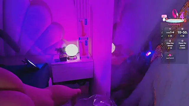 hinata dolly online show from April 8, 2026, 11:10 am