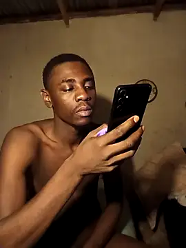 Snapshot of Chocolatepapix chatting on March 2, 2026, 8:15 pm Chocolatepapix online show from March 2, 2026, 8:15 pm