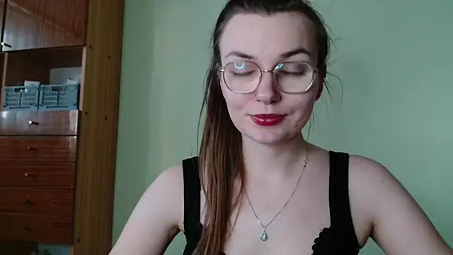 LooveELLYx online show from January 22, 2025, 2:35 pm