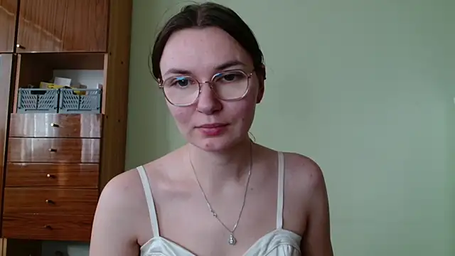 LooveELLYx online show from October 23, 2025, 1:32 pm