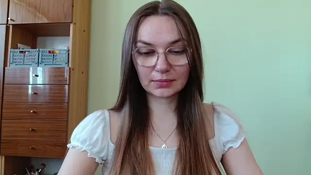 LooveELLYx online show from May 25, 2026, 6:30 am