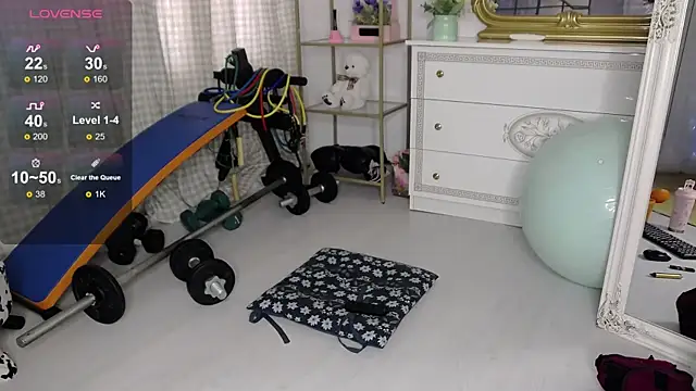 Snapshot of SarahRaynex chatting on March 31, 2026, 10:15 am SarahRaynex online show from March 31, 2026, 10:15 am