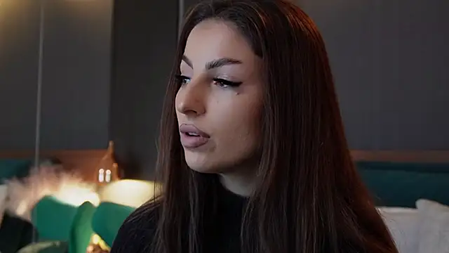 EmilyTrix online show from November 6, 2025, 5:25 pm