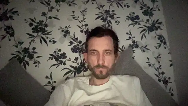 Big8inchUncutCock online show from May 17, 2026, 7:17 am