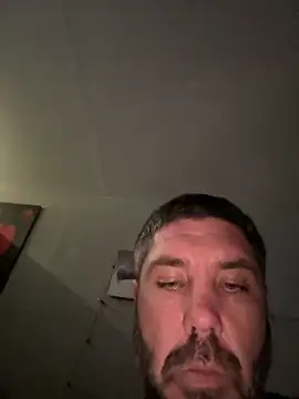 Snapshot of Maine8in chatting on October 28, 2025, 3:25 pm Maine8in online show from October 28, 2025, 3:25 pm