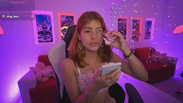 DahliaGrey online show from May 16, 2026, 11:42 am