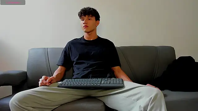 Snapshot of 2Amateur_Guys chatting on January 18, 2026, 10:02 pm 2Amateur Guys online show from January 18, 2026, 10:02 pm