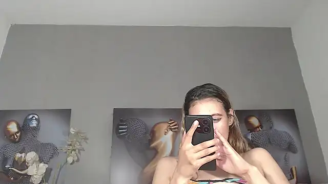 AntonellaBlanc online show from April 10, 2026, 4:23 pm