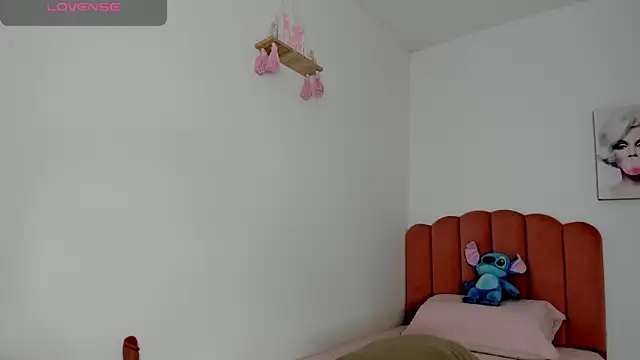 julieth sanzz online show from May 29, 2026, 2:04 pm