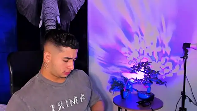 king falconer online show from November 10, 2025, 12:42 am