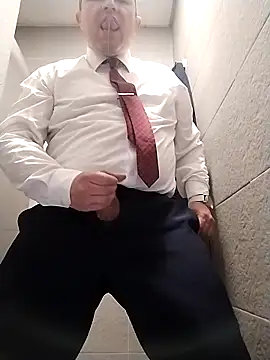 BigCristh79 online show from November 8, 2025, 9:13 pm