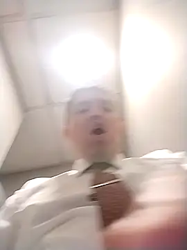 BigCristh79 online show from November 17, 2025, 5:08 pm