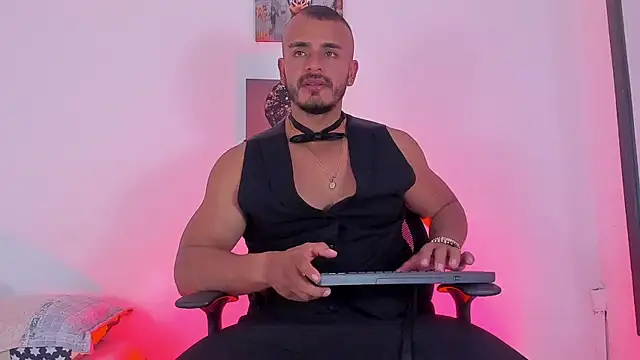 Snapshot of magnusclark chatting on April 27, 2026, 6:50 pm magnusclark online show from April 27, 2026, 6:50 pm