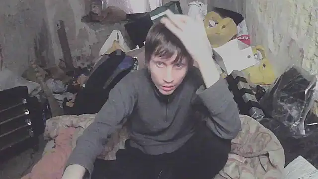 Snapshot of makarov1993 chatting on April 3, 2026, 9:35 pm makarov1993 online show from April 3, 2026, 9:35 pm