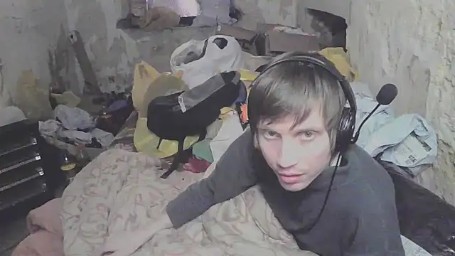 Snapshot of makarov1993 chatting on April 8, 2026, 8:14 am makarov1993 online show from April 8, 2026, 8:14 am
