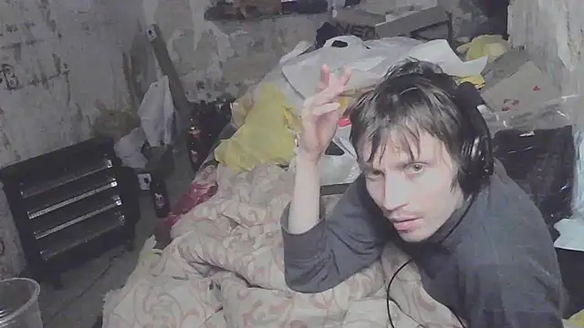 Snapshot of makarov1993 chatting on April 13, 2026, 10:15 pm makarov1993 online show from April 13, 2026, 10:15 pm