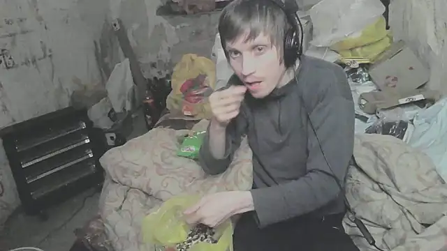 Snapshot of makarov1993 chatting on April 14, 2026, 11:05 am makarov1993 online show from April 14, 2026, 11:05 am