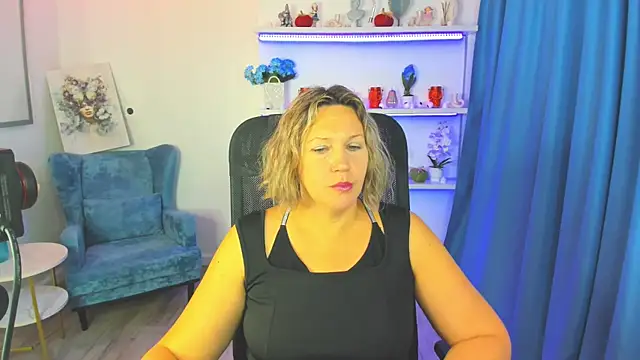 NinaStarle online show from November 2, 2025, 4:37 am