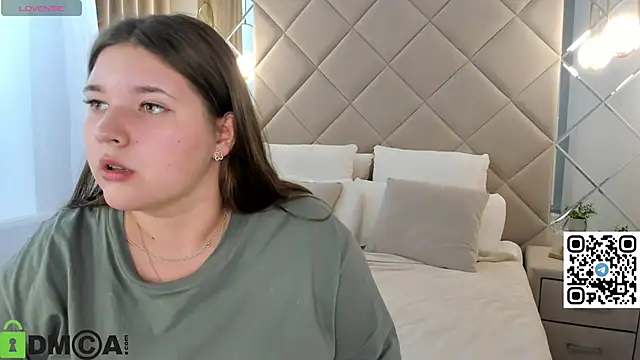 Chloee White online show from October 3, 2025, 7:05 am