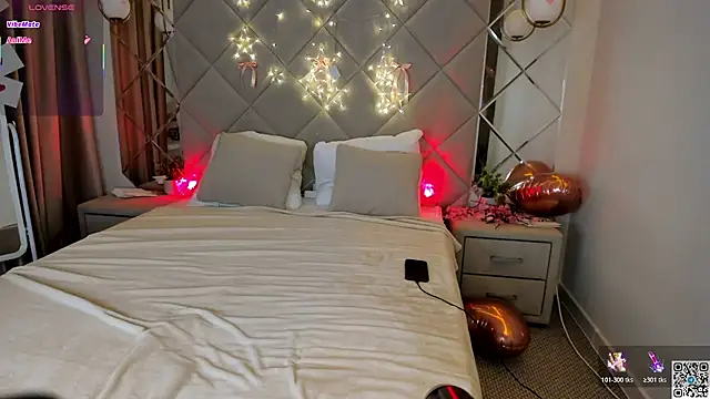 Chloee White online show from March 6, 2026, 1:18 pm