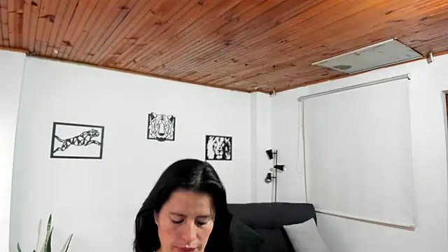 Snapshot of katherine_blair chatting on May 20, 2026, 12:00 pm katherine blair online show from May 20, 2026, 12:00 pm