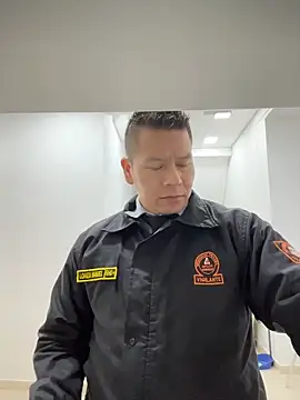 Manu0586 online show from November 10, 2025, 1:26 am