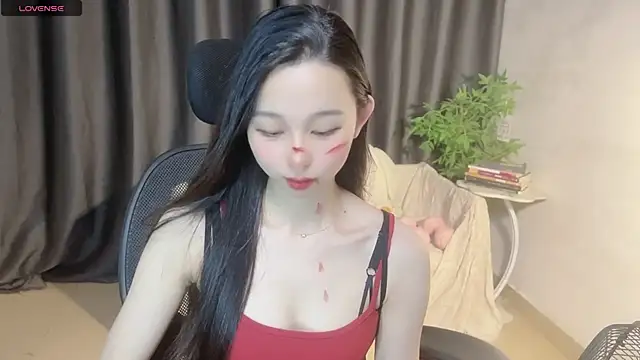 Snapshot of Yin-LL chatting on October 31, 2025, 12:50 pm Yin-LL online show from October 31, 2025, 12:50 pm