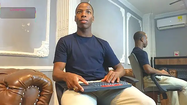 CharlesBrown  online show from December 22, 2025, 12:02 pm