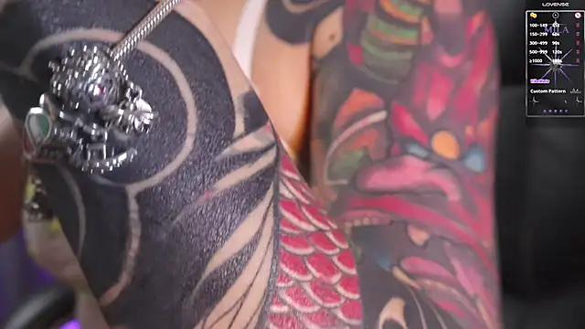 Miila snow online show from November 19, 2025, 6:08 pm