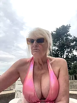 Snapshot of SexyKato001 chatting on September 20, 2025, 8:48 am SexyKato001 online show from September 20, 2025, 8:48 am