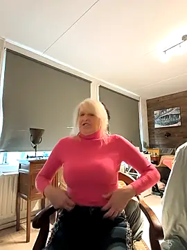 Snapshot of SexyKato001 chatting on October 17, 2025, 1:57 pm SexyKato001 online show from October 17, 2025, 1:57 pm