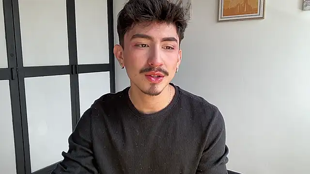 sweettaaron01 online show from February 25, 2026, 6:28 pm