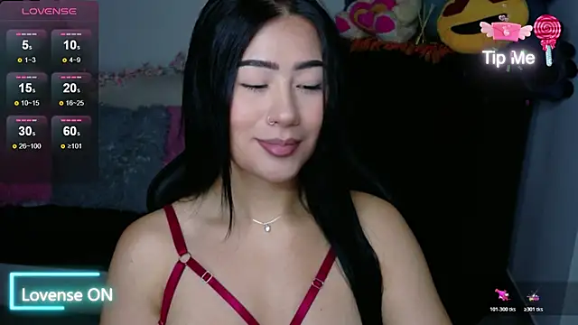 Snapshot of evelyn_ch_ chatting on November 5, 2025, 10:59 am evelyn ch online show from November 5, 2025, 10:59 am