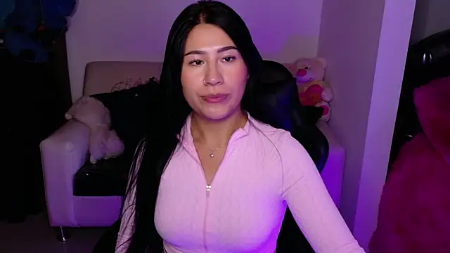 Snapshot of evelyn_ch_ chatting on February 9, 2026, 8:02 pm evelyn ch online show from February 9, 2026, 8:02 pm