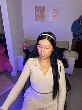 Snapshot of evelyn_ch_ chatting on February 12, 2026, 10:43 am evelyn ch online show from February 12, 2026, 10:43 am