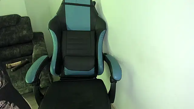 Snapshot of Scarbadgirl_ chatting on October 3, 2025, 3:36 am Scarbadgirl online show from October 3, 2025, 3:36 am