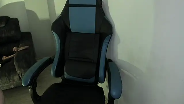 Snapshot of Scarbadgirl_ chatting on October 15, 2025, 3:17 am Scarbadgirl online show from October 15, 2025, 3:17 am