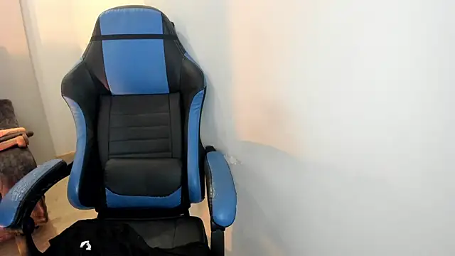 Snapshot of Scarbadgirl_ chatting on November 18, 2025, 3:45 am Scarbadgirl online show from November 18, 2025, 3:45 am