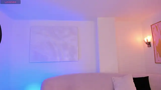 IsabellaMoreau online show from November 26, 2025, 7:37 pm