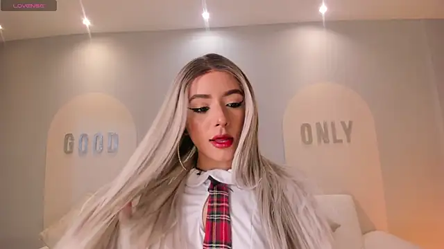 IsabellaMoreau online show from January 6, 2026, 7:39 pm