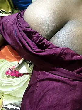 Dassing strip couple online show from March 12, 2026, 5:24 am