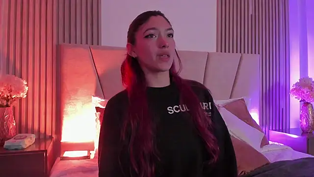 Victoria Beaumont online show from December 4, 2025, 3:38 am