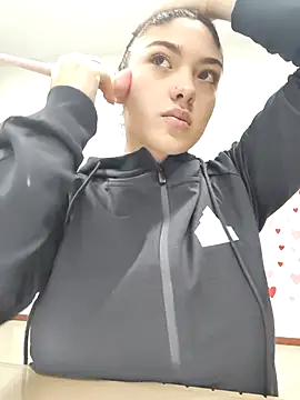 Victoria Beaumont online show from March 24, 2026, 11:15 am