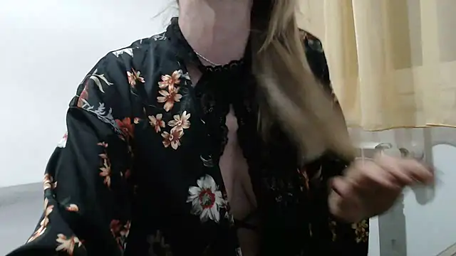 SerenaMilf online show from February 16, 2026, 9:00 pm