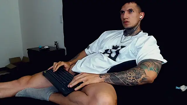 Snapshot of Shane_Clay chatting on September 25, 2025, 9:18 pm Shane Clay online show from September 25, 2025, 9:18 pm