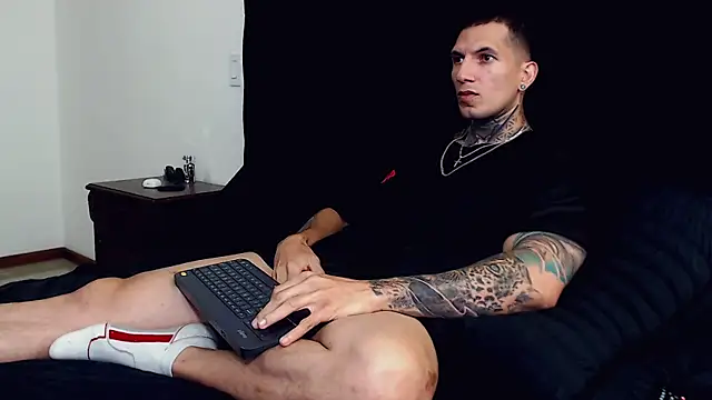 Snapshot of Shane_Clay chatting on October 7, 2025, 2:36 pm Shane Clay online show from October 7, 2025, 2:36 pm