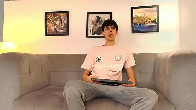 TWINKS FRIENDS online show from March 31, 2026, 1:11 pm