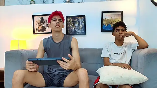 TWINKS FRIENDS online show from May 14, 2026, 1:18 pm