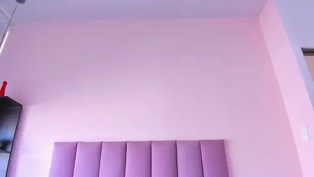 violet myerrs online show from November 12, 2025, 1:22 pm